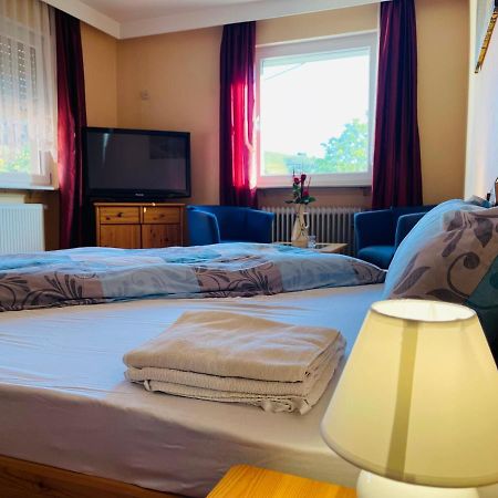 Hotel Ochsen Ortenberg  エクステリア 写真